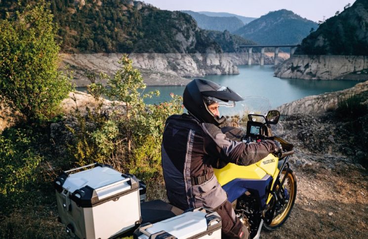 SORTEZ DES SENTIERS BATTUS AVEC LA V-STROM 800DE